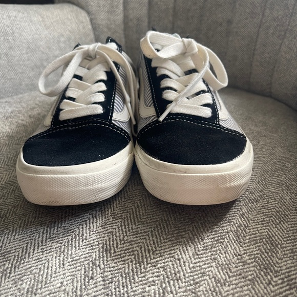 VANS - Picture 6 of 10
